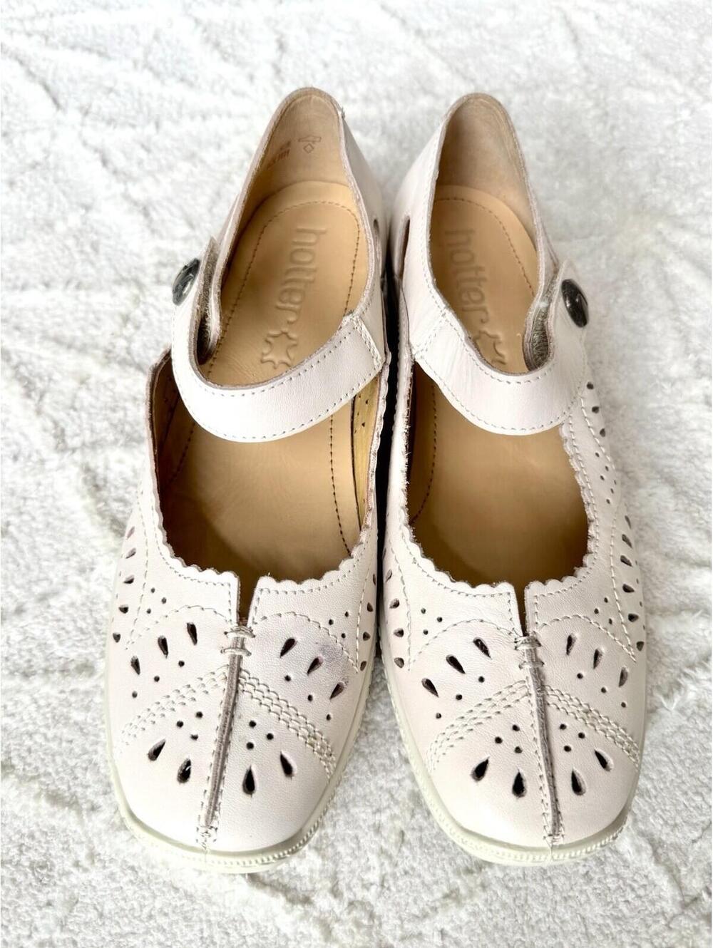 Hotter Chile Mary Jane Low Shoes Cream Slip On Hook And Loop Women’s US 7